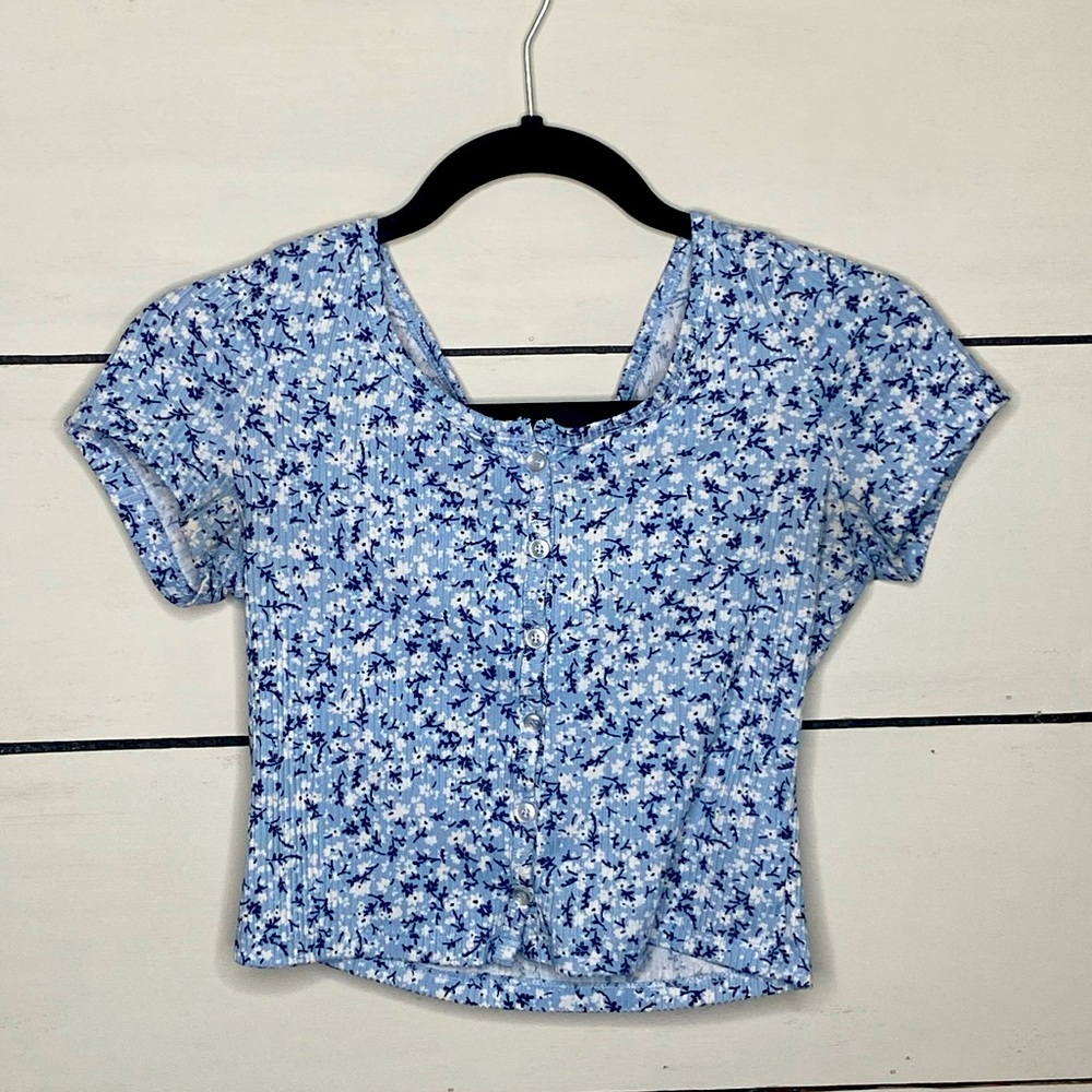 blue floral button top